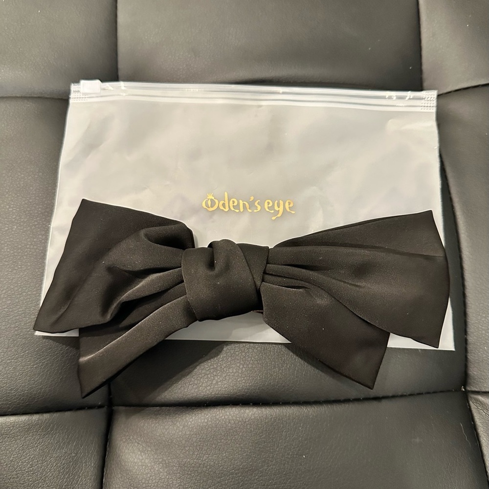Oden’s Eye Black Hair Bow with Clasp - Large - BNIB